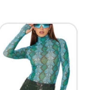 Afrm top. “Snake design”